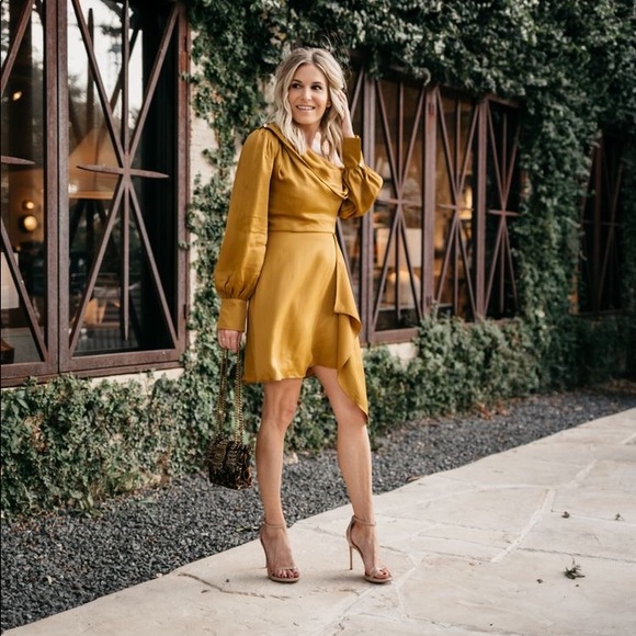 WEDDING GUEST STYLE MYSTERY BOX 5 PIECES - Picture 4 of 17